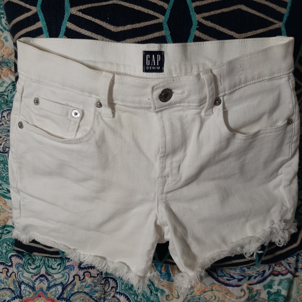 GAP shorts
